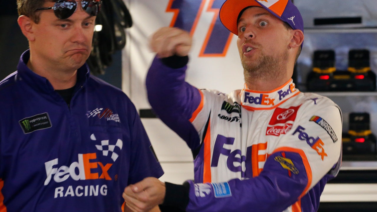 Hamlin racing for NASCAR title with torn labrum in shoulder